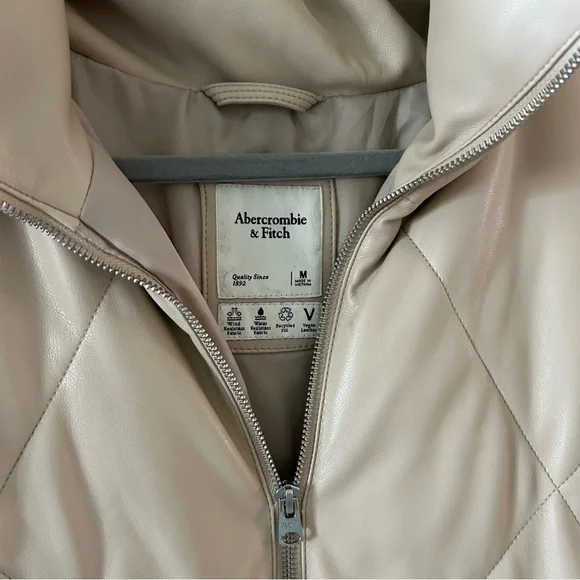 Abercrombie Oversized Vegan Leather Quilted Bomber Jacket - Picture 5 of 6